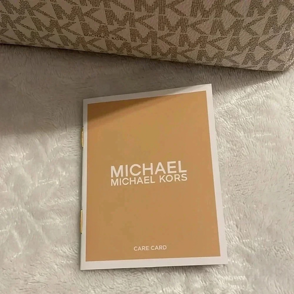 Michael Kors Small Handbag White and Khaki NWT - Picture 6 of 12